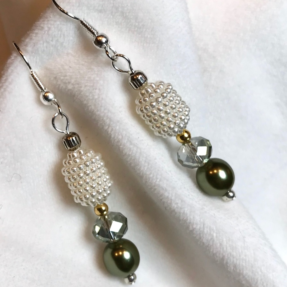 Handmade Earrings with Vintage and Modern Elements (E131-4H) New Without Tags - Picture 2 of 4